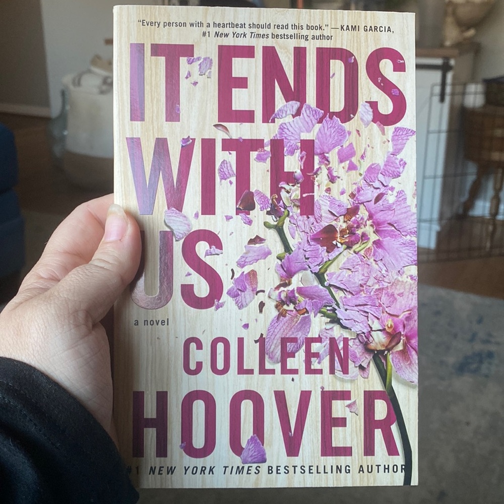 It ends‎ with us by Colleen Hoover